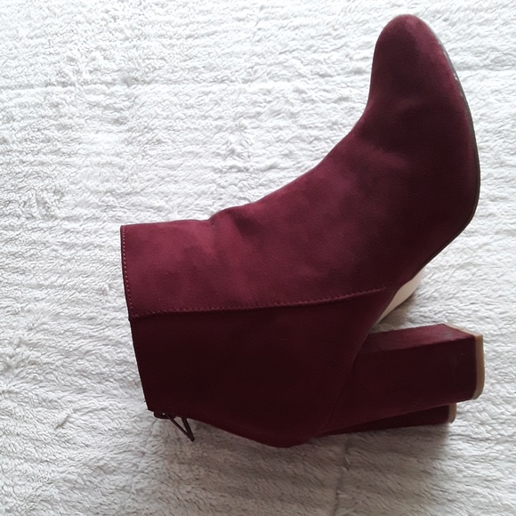 Boots - Picture 4 of 4